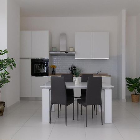 Sky Suite Blue Pomezia Bagian luar foto