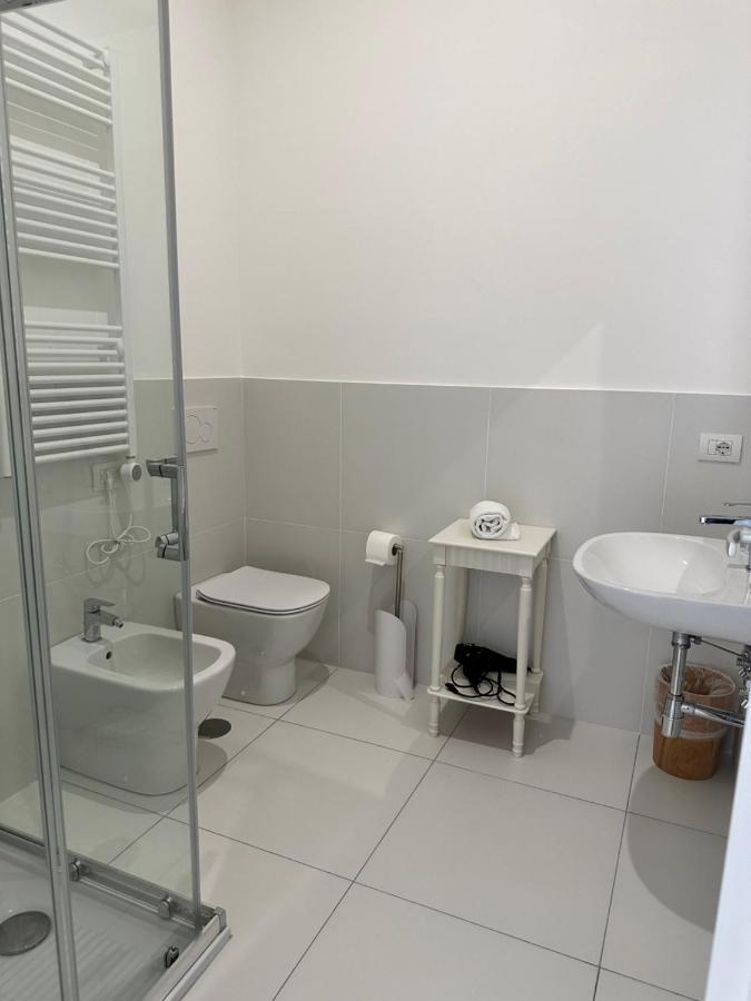 Sky Suite Blue Pomezia Bagian luar foto